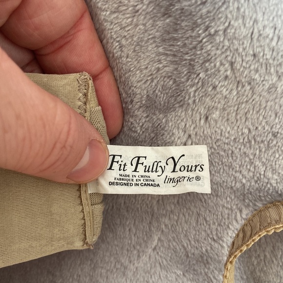 Fit Fully Yours Joyce See-Thru Lace bra in caffe color size 32I - Picture 4 of 6